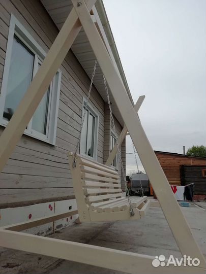 Садовые качели из дерева