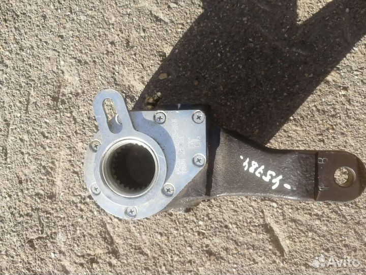 Рычаг тормоза регулировочный маз автомат правый уз