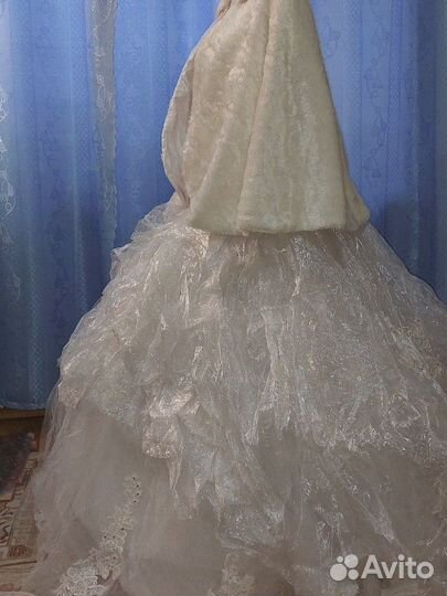 Свадебное платье бу 42