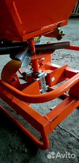 Разбрасыватель удобрений Лидсельмаш Л-116, 2023