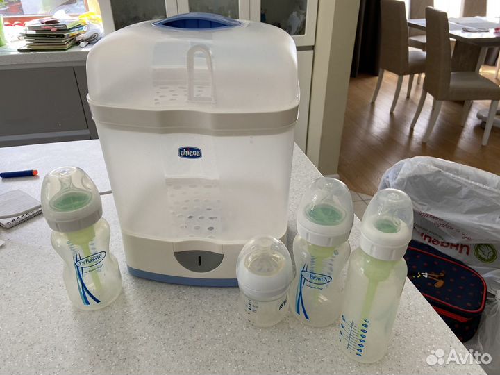 Стерилизатор для бутылочек с бутылочками