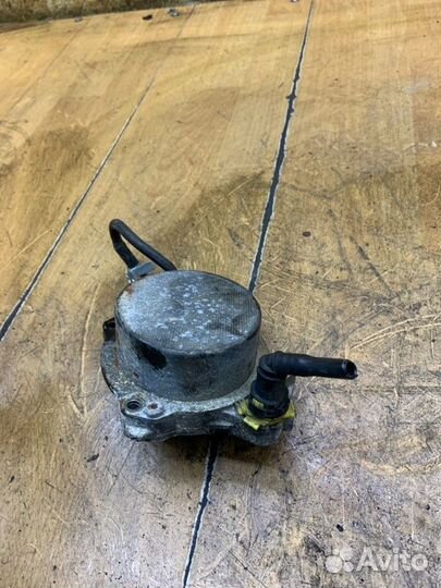 Вакуумный насос Opel Astra H Z19DTH 2009