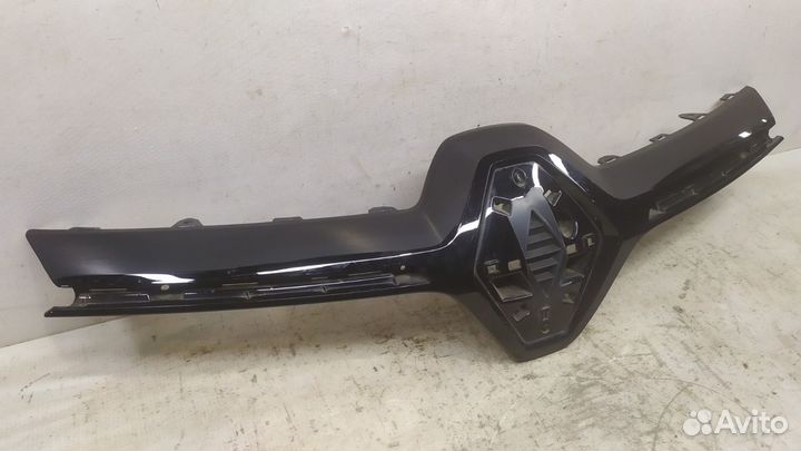 Молдинг решетки радиатора Renault Arkana 2018