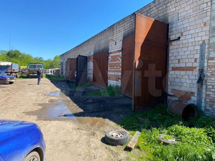 Гараж, > 30 м²