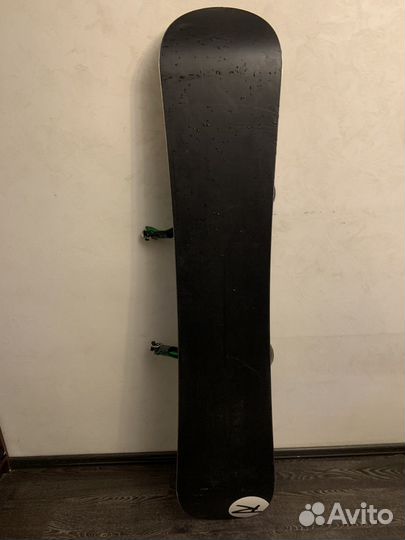 Сноуборд с креплениями