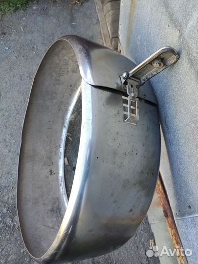 Кожух на запаску и аккумулятор