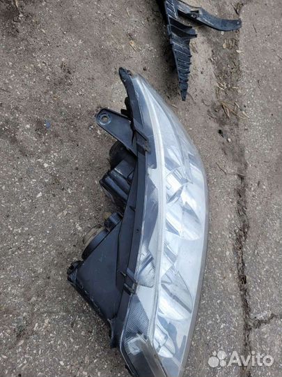 Фара левая geely emgrand ec7 сломано крепление
