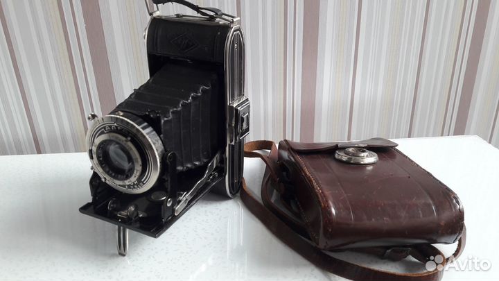 Старинный антикварный фотоаппарат Agfa Billy
