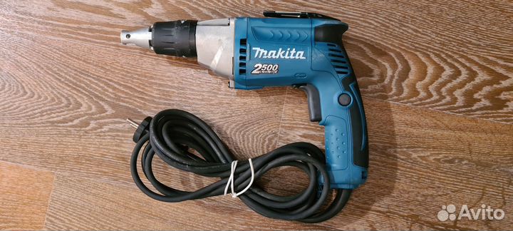 Makita дрель для гипсокартона fs2300