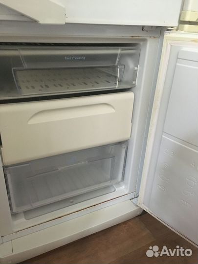 Холодильник бу Indesit