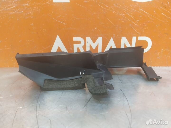 Дефлектор радиатора правый Toyota Rav4 4 CA40