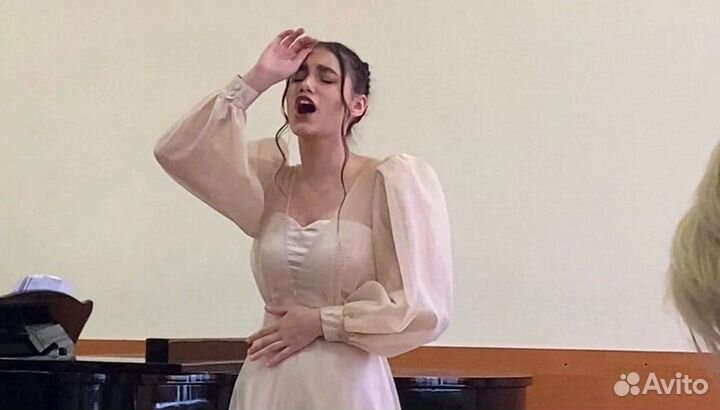 Репетитор по вокалу