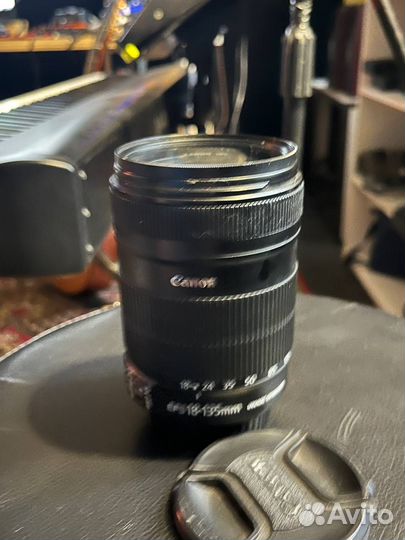 Объектив Canon EF-S 18-135 mm