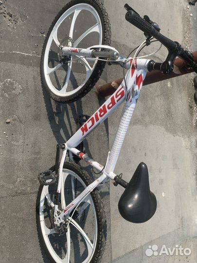 Горный велосипед на литых дисках