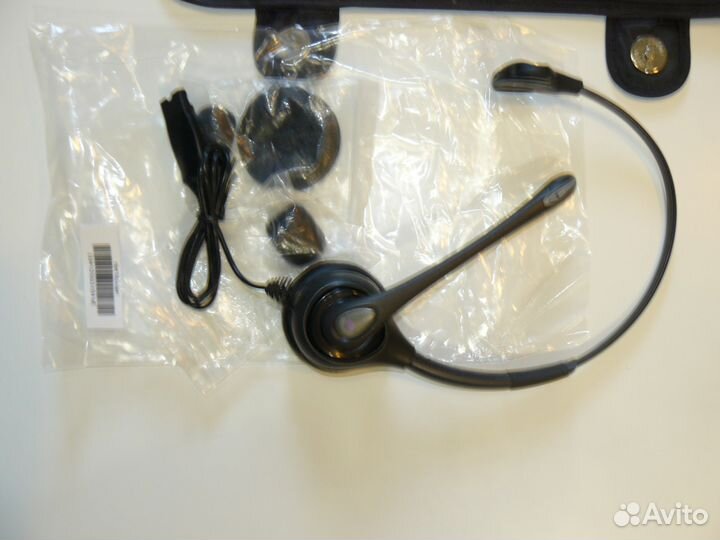 Гарнитуры, базы и зарядки (502)