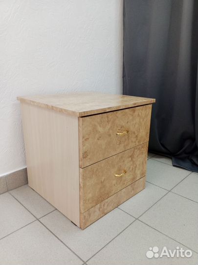 Тумба с выдвижными ящиками