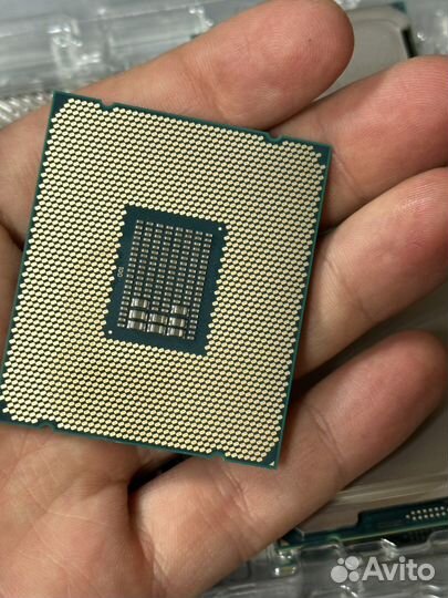 Intel Xeon E5-2680v4 LGA 2011-3 14/28 2,4-3,3 GHz