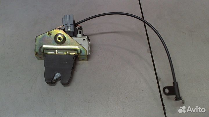 Замок багажника Volvo S80, 2003