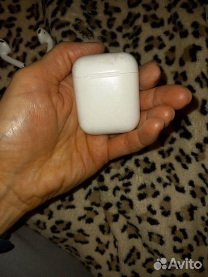 Наушники и кейс apple airpods 1 оригинал
