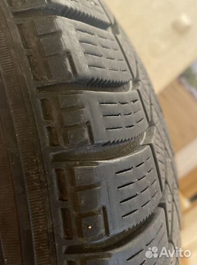 Pirelli Ice Zero 215/60 R16 H