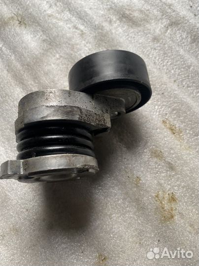 Натяжитель ремня агрегатов с мотора n62