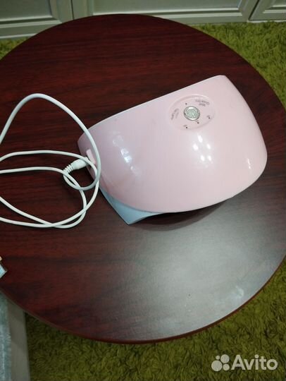 Лампа для сушки ногтей