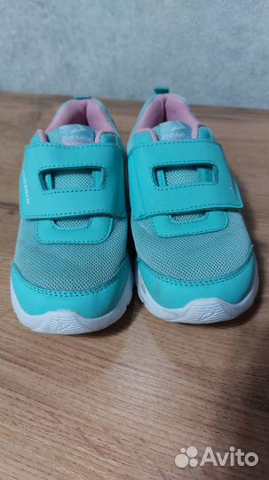 Кроссовки для девочки