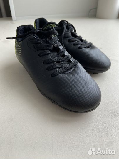 Детские футбольные бутсы