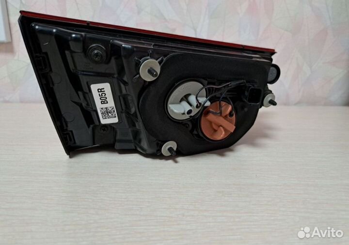 Фонарь задний правый 92403-М6