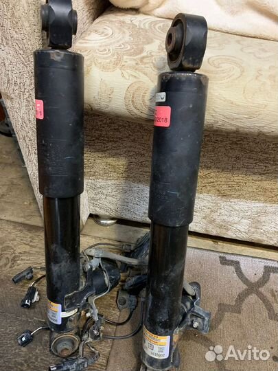 Амортизаторы задние Lexus rx 4