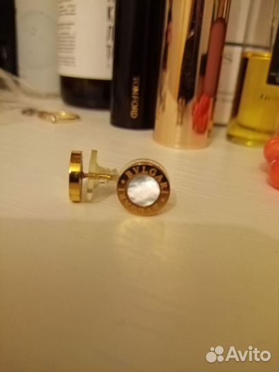 Серьги пуссеты с перламутром