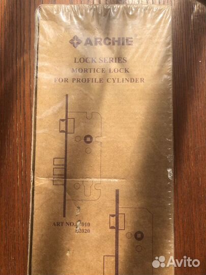 Врезной замок Archie (Испания) вместе с защелкой