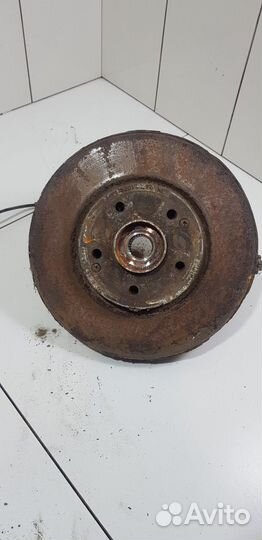 Кулак поворотный передний правый