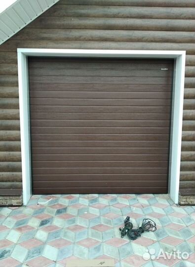 Автоматическиесекционные ворота DoorHan /2,35х2,25