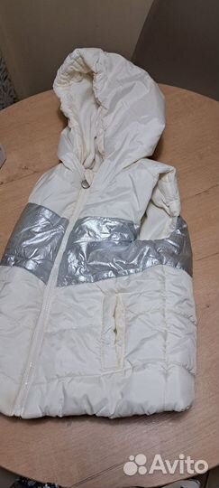 Безрукавка с капюшоном