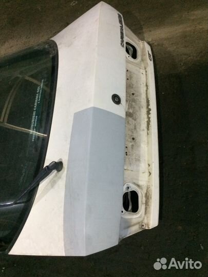 Крышка багажника Mitsubishi Carisma 1999