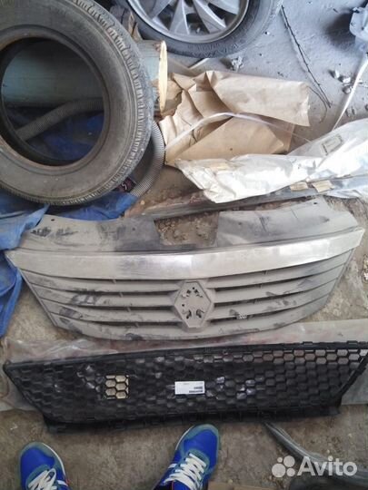 Решетка на бампер Рено Логан 1