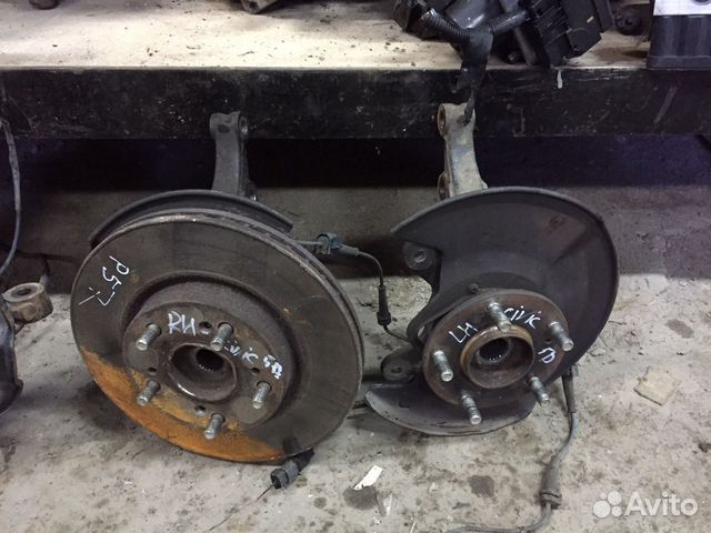 Кулак поворотный передний Honda Civic 8 5D