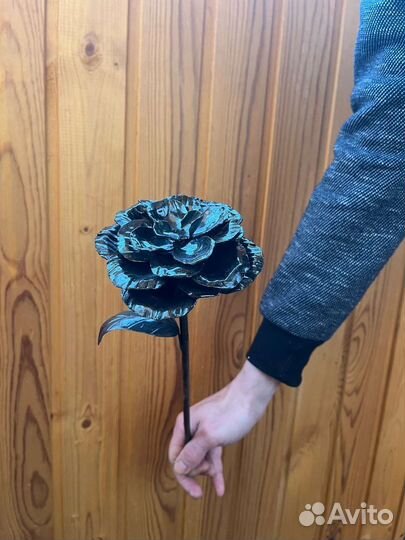 Роза кованная