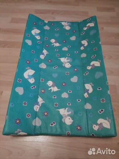 Пеленальная доска на кроватку