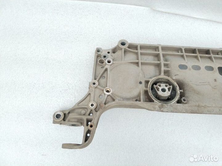 Подрамник передний Volkswagen Passat B7 cdab 2011