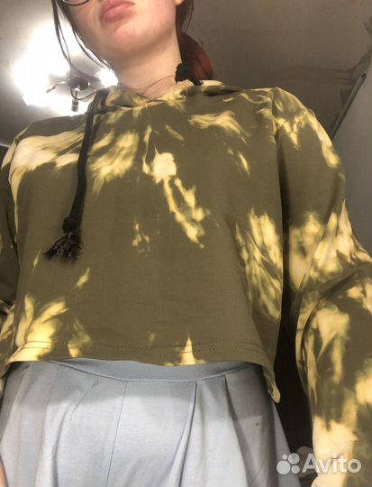 Кастомная толстовка короткая женская