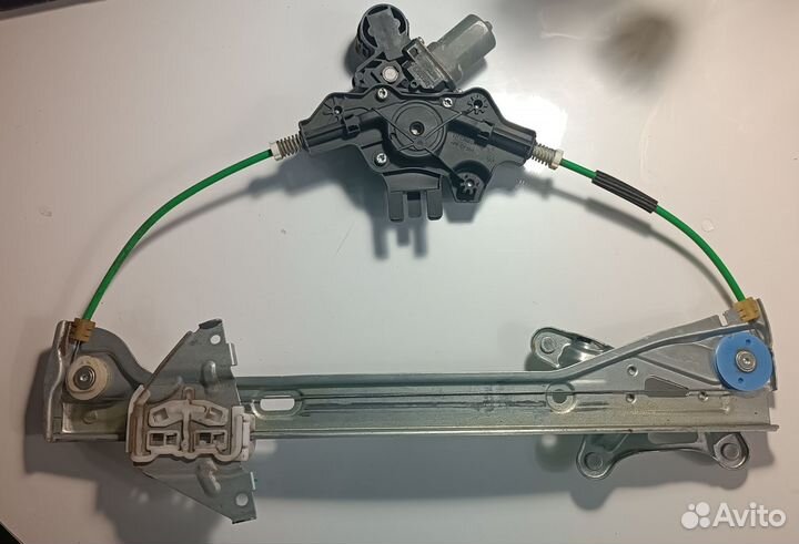 Стеклоподъемник Toyota Corolla e210