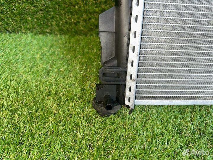 Радиатор охлаждения двигателя Mercedes С W203