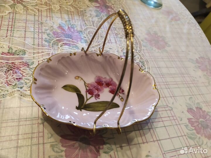 Салатник (икорница, конфетница). Фарфор. С ручкой