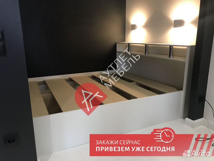 Кровать