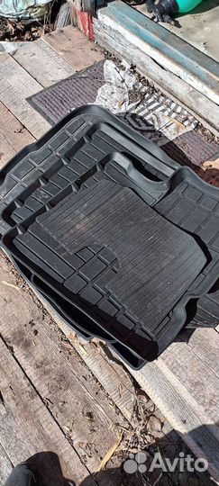 Автомобильные коврики резиновые