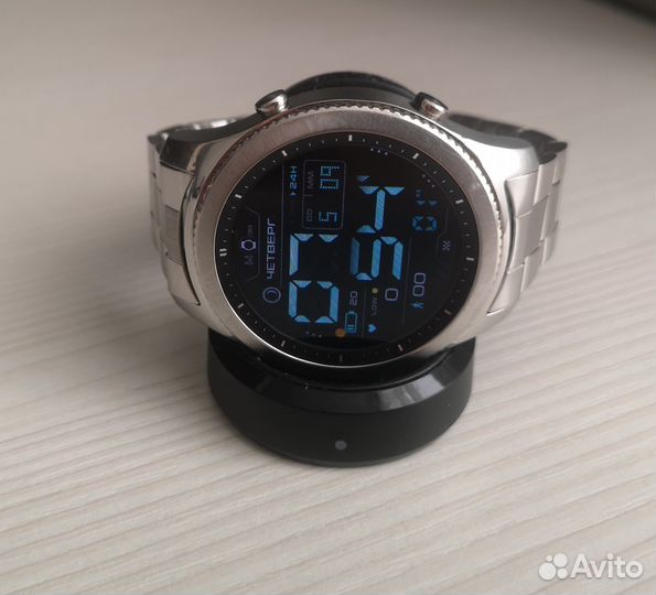 Смарт часы Samsung gear s3 classic