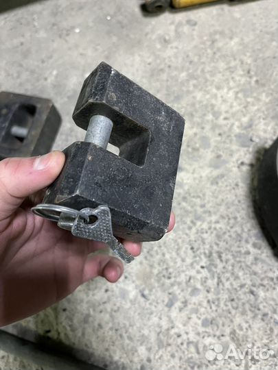 Замок навесной чугунный