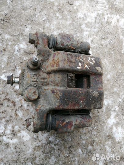 Суппорт тормозной задний левый инфинити infinity g